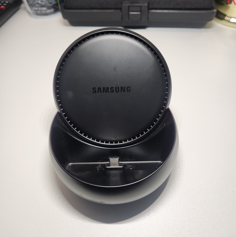 Samsung EE-MG950 Black USB 2.0 Desktop Experience Seamless Switching DeX Station